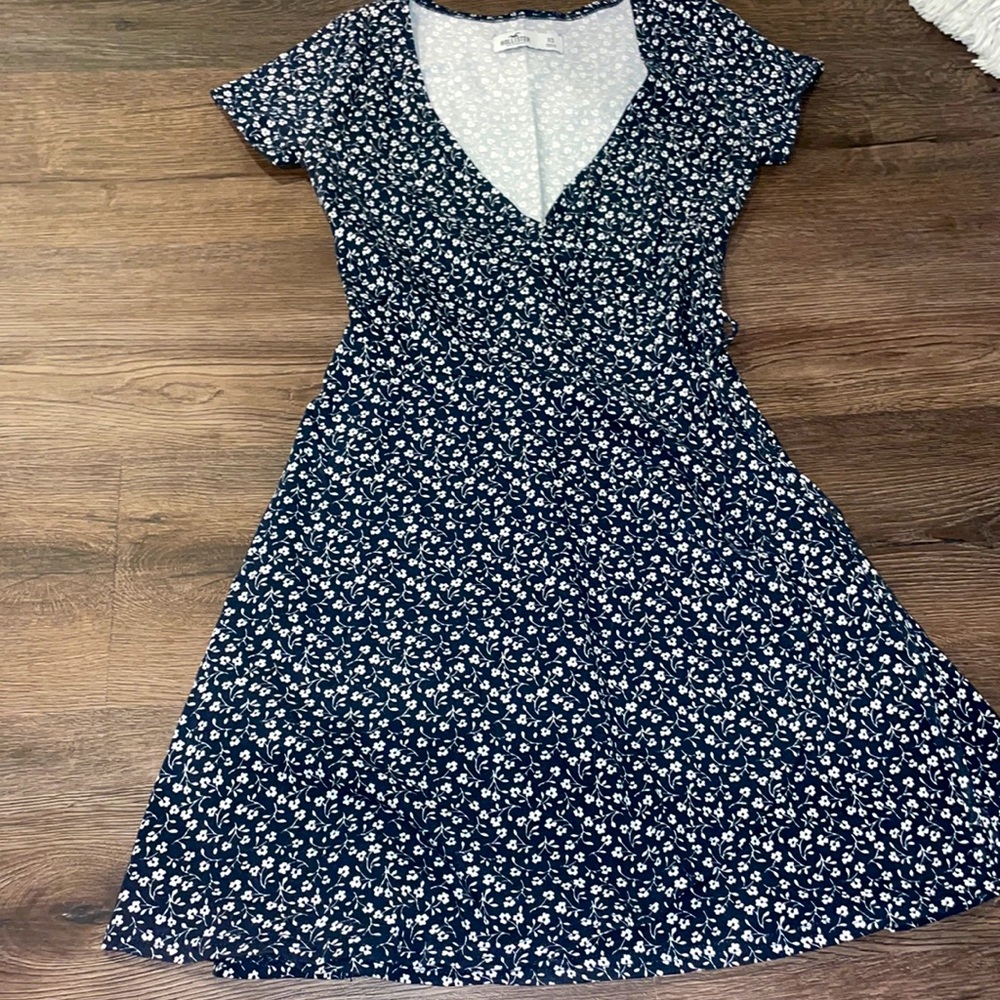 Can easily be dressed up or down. Has a cute bow detail on right hand side.